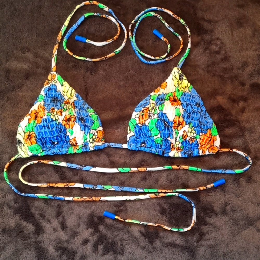 Traingl Vinca Azure Floral TOP